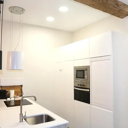 Magnifico Piso Frente Al Casco Viejo De