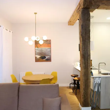 Magnifico Piso Frente Al Casco Viejo De