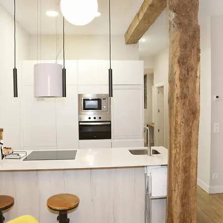 Magnifico Piso Frente Al Casco Viejo De *