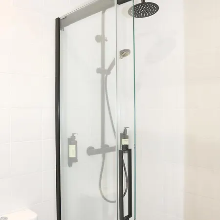 Magnifico Piso Frente Al Casco Viejo De Бильбао