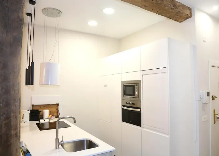 Magnifico Piso Frente Al Casco Viejo De