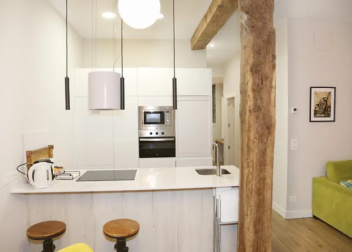 Magnifico Piso Frente Al Casco Viejo De *