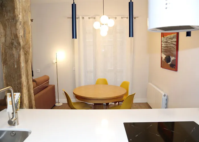 Magnifico Piso Frente Al Casco Viejo De * Bilbao